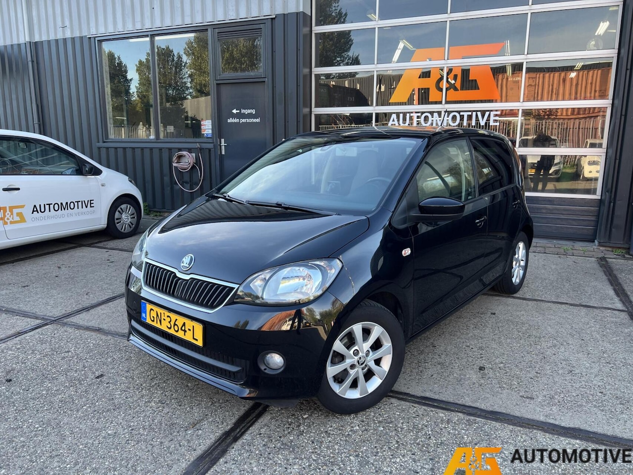 Skoda Citigo - 1.0 Zwart 5DRS 2015 | Airco | Cruise | - AutoWereld.nl