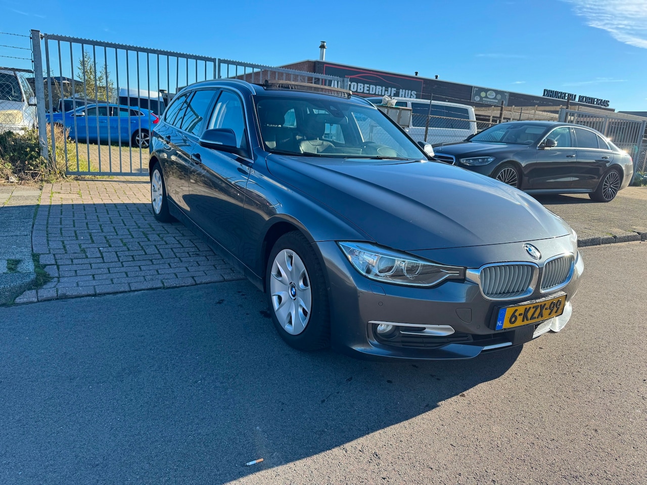 BMW 3-serie Touring - 320d AUTOMAAT XENON/LINA-ASSIST/HEADUP - AutoWereld.nl