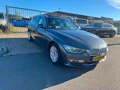 BMW 3-serie Touring - 320d AUTOMAAT XENON/LINA-ASSIST/HEADUP