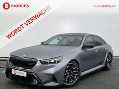 BMW M5 - 5-serie 'Frozen Grey' M-Drivers Package Origineel NL Nw.Pr.€172.801, - Akrapovic Keramisch