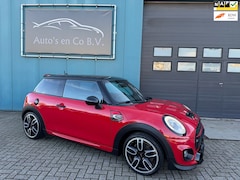 MINI 3-Deurs - 2.0 Cooper S 231 pk JCW Leder Clima Cruise 18" Navigatie Sportuitlaat PDC bi-Xenon NL Auto