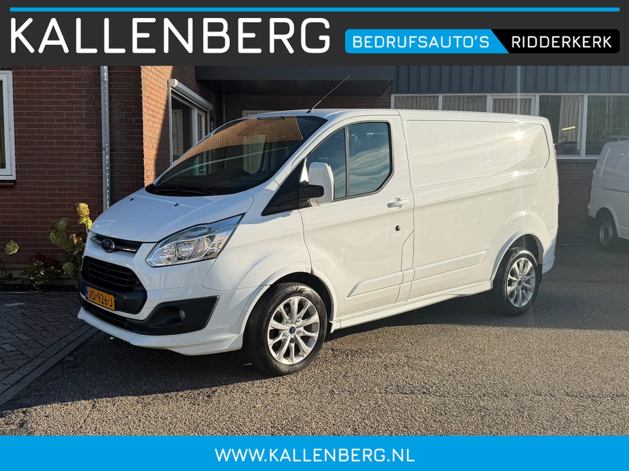 Ford Transit Custom - 290 2.2 TDCI L1H1 155PK Sport / Camera / Trekhaak / Stoel verwarming - AutoWereld.nl