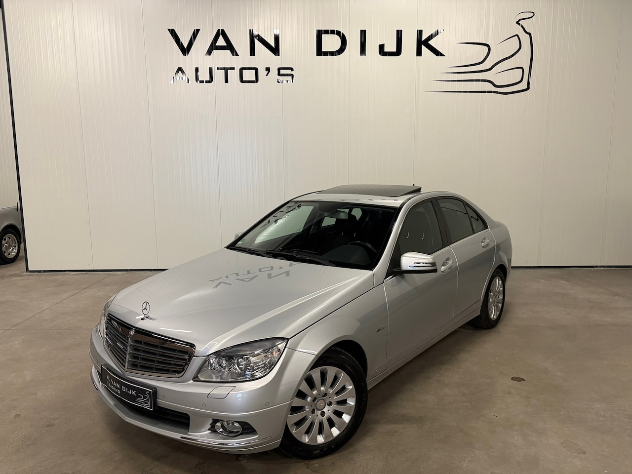 Mercedes-Benz C-klasse - 180 K Elegance Automaat Trekhaak Xenon Schuifdak - AutoWereld.nl