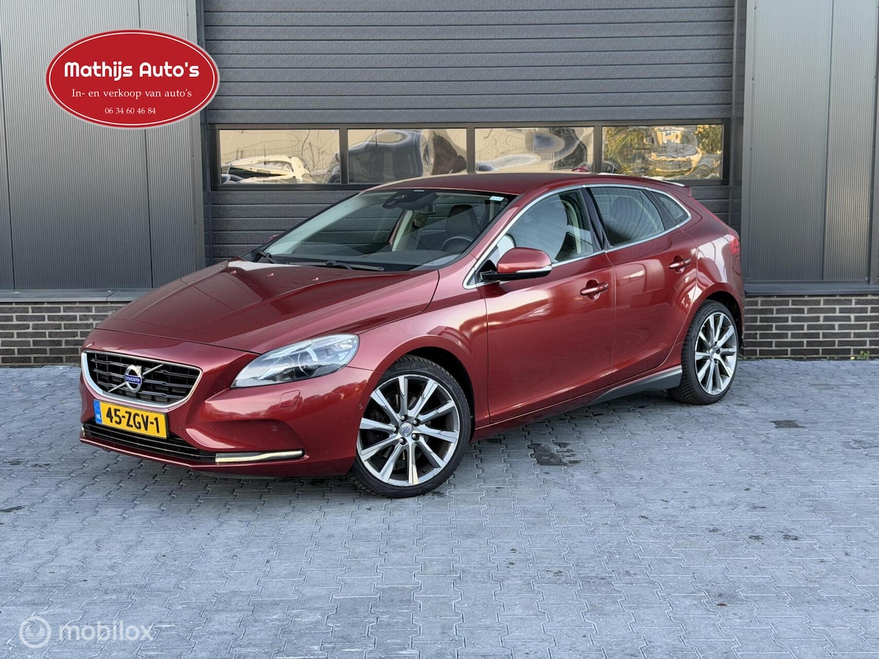 Volvo V40 - 1.6 T4 Summum Leder Goed onderhouden! - AutoWereld.nl