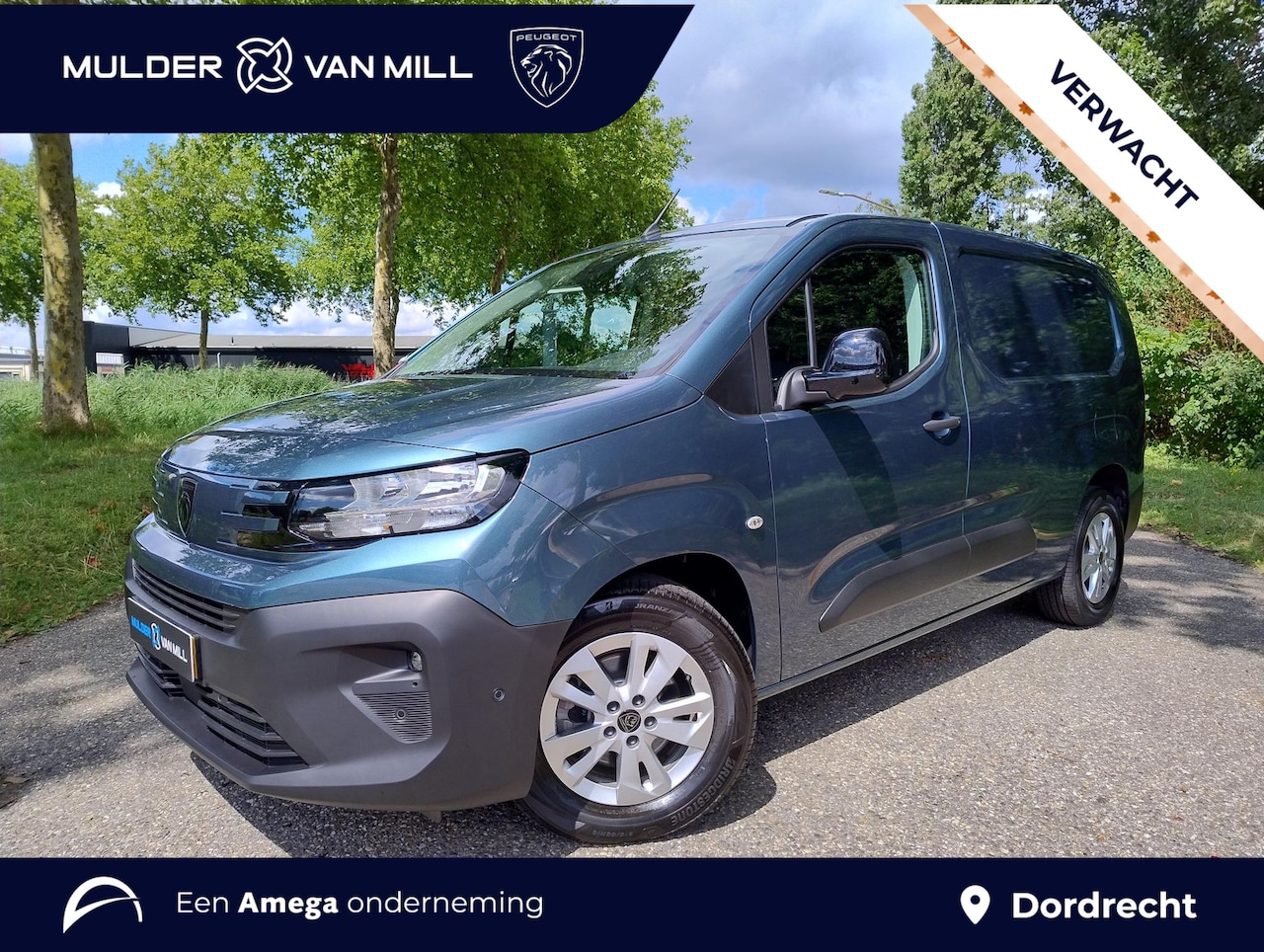 Peugeot e-Partner - L2 50kWh 136pk | 8 jaar garantie | 0% financial lease | 3-zits | Houten afwerking laadruim - AutoWereld.nl