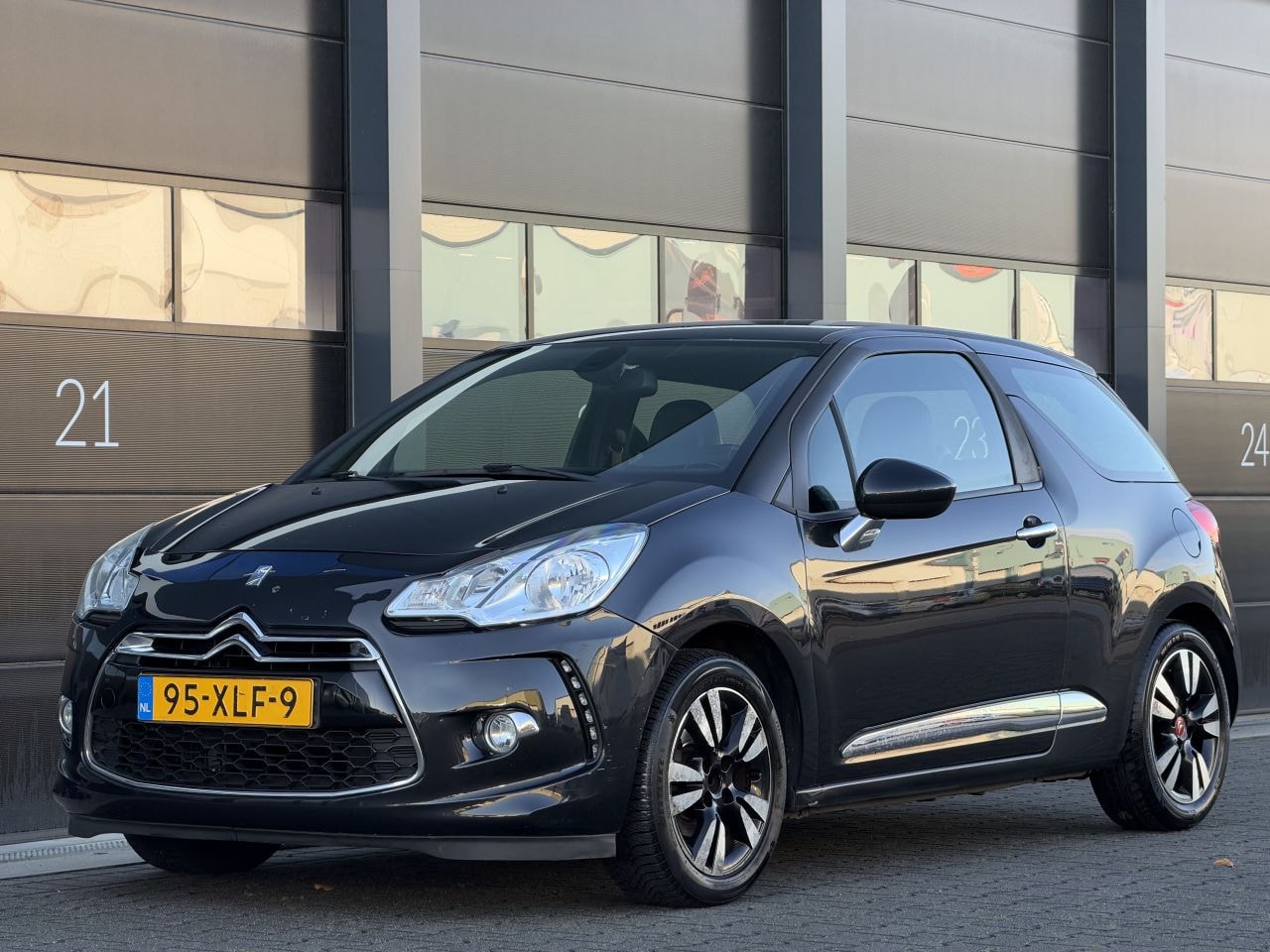 Citroën DS3 - 1.4 e-HDi Navi Clima AUTOMAAT - AutoWereld.nl