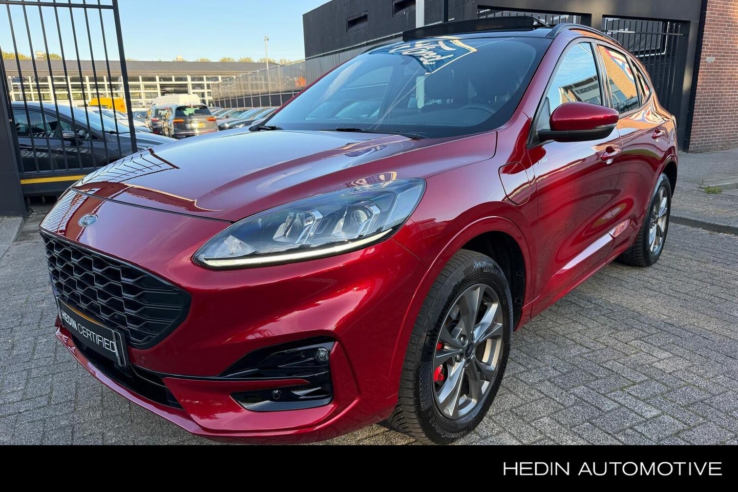 Ford Kuga - 2.5 PHEV ST-Line | Panoramadak | Trekhaak wegklapbaar | Winter Pack - AutoWereld.nl