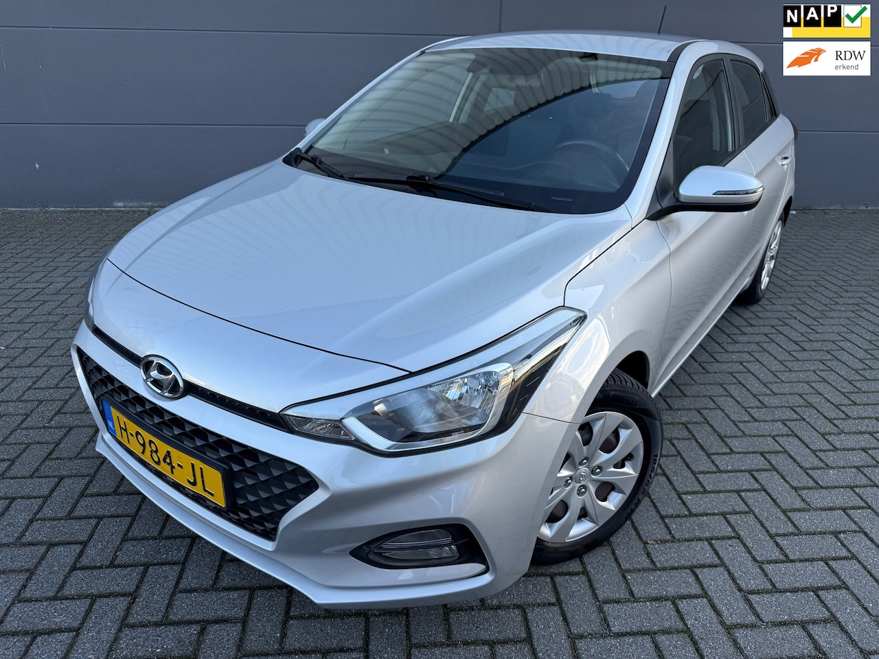Hyundai i20 - 1.0 T-GDI Comfort*1eEigenaar*Camera*NAVI-CarPlay*Cruise*Climat-Airco*Velgen*Park-Sensoren* - AutoWereld.nl