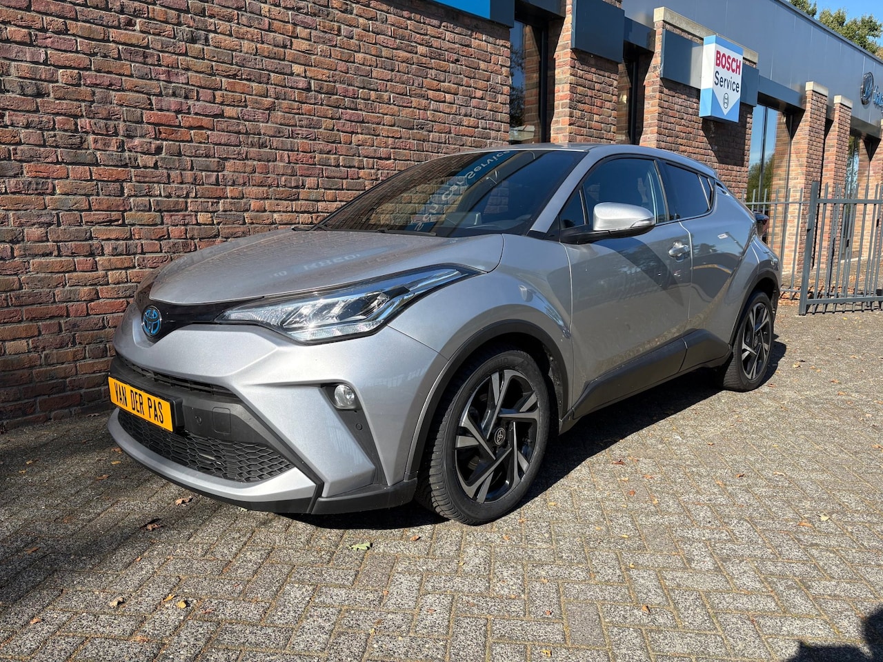 Toyota C-HR - 1.8 Hybrid Dynamic|Stoelverwarming|Carplay|Dodehoekass - AutoWereld.nl