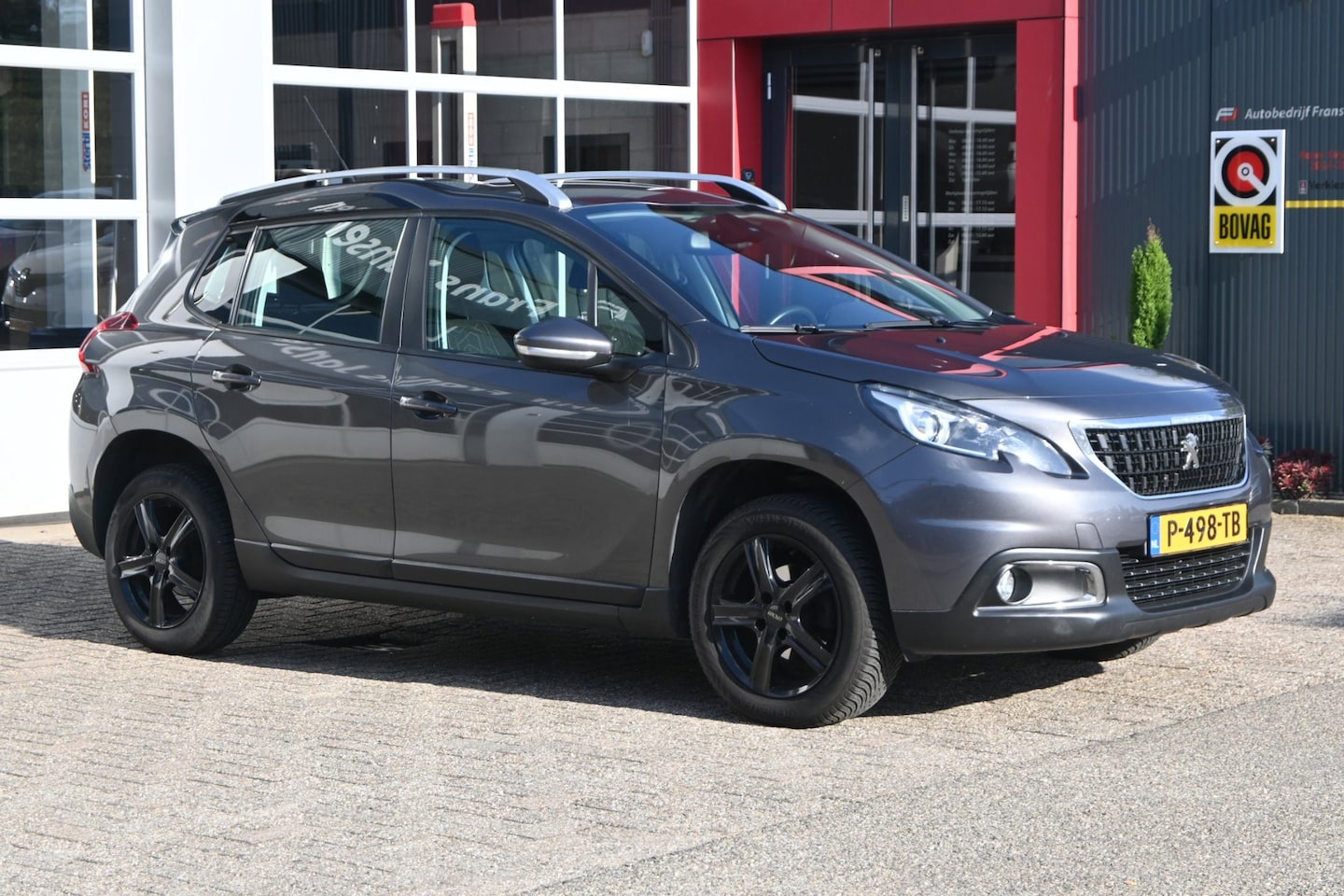 Peugeot 2008 - 1.2 PureTech Allure 82pk | Airco | LM-Velgen | Stoelverwarming - AutoWereld.nl