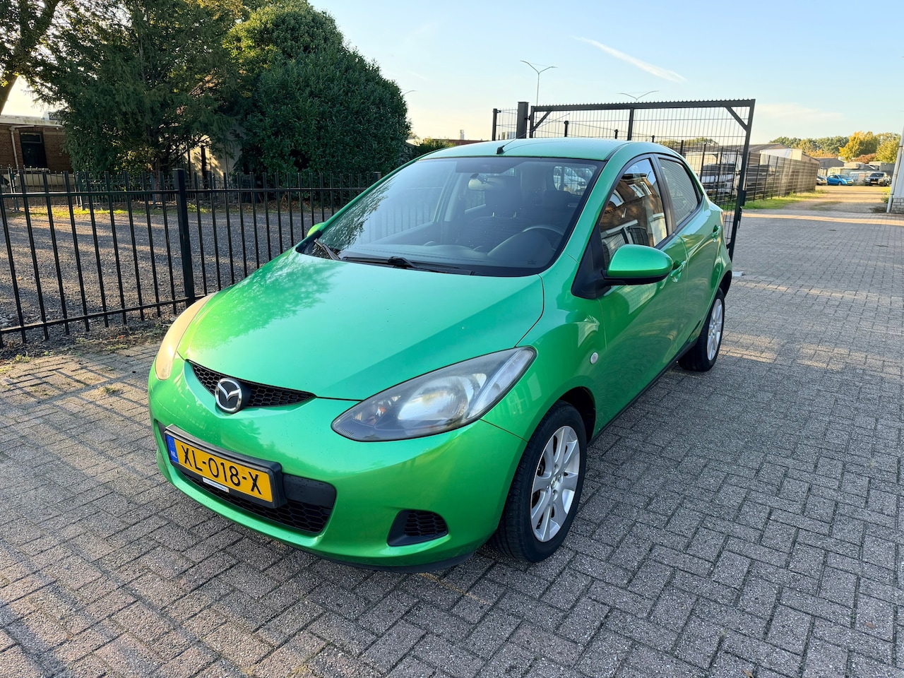 Mazda 2 - 1.3hp S-VT Touring 1.3hp S-VT Touring - AutoWereld.nl