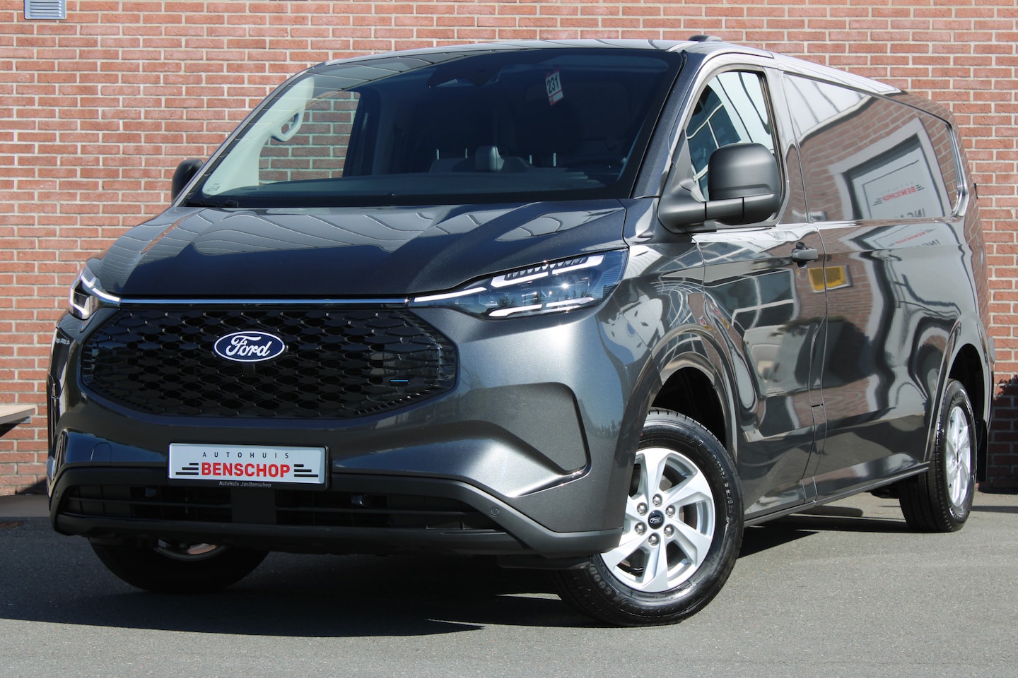 Ford E-Transit Cust. - 340 L2H1 Trend 71 kWh |MATRIX-LED|STUUR+STOELVERWARMING|CAMERA| - AutoWereld.nl