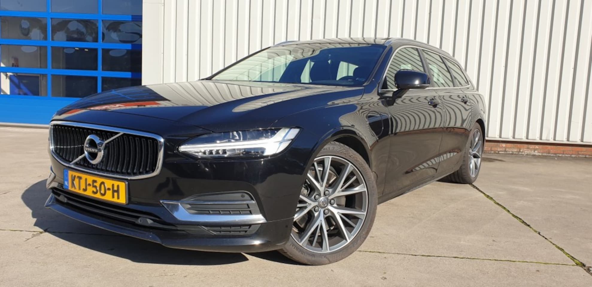 Volvo V90 - 2.0 T8 AWD Panoramadak - AutoWereld.nl