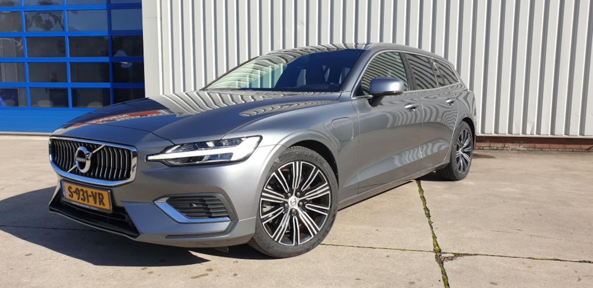 Volvo V60 - 2.0 T8 TWIN ENGINE Inscription Head Up/Panoramadak - AutoWereld.nl