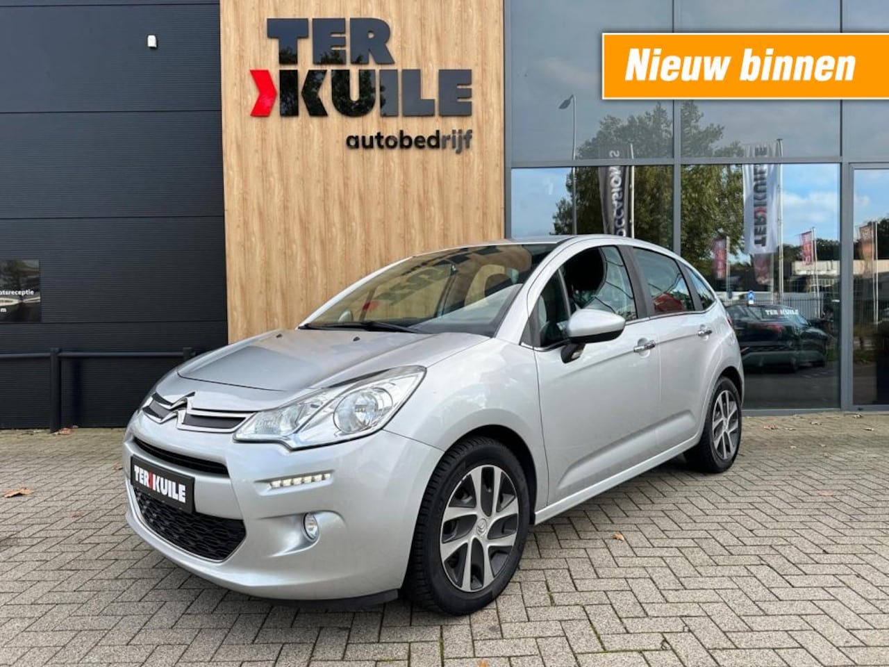 Citroën C3 - 1.2 PureTech Feel Edition / Dealer ond. / 2e eig. - AutoWereld.nl