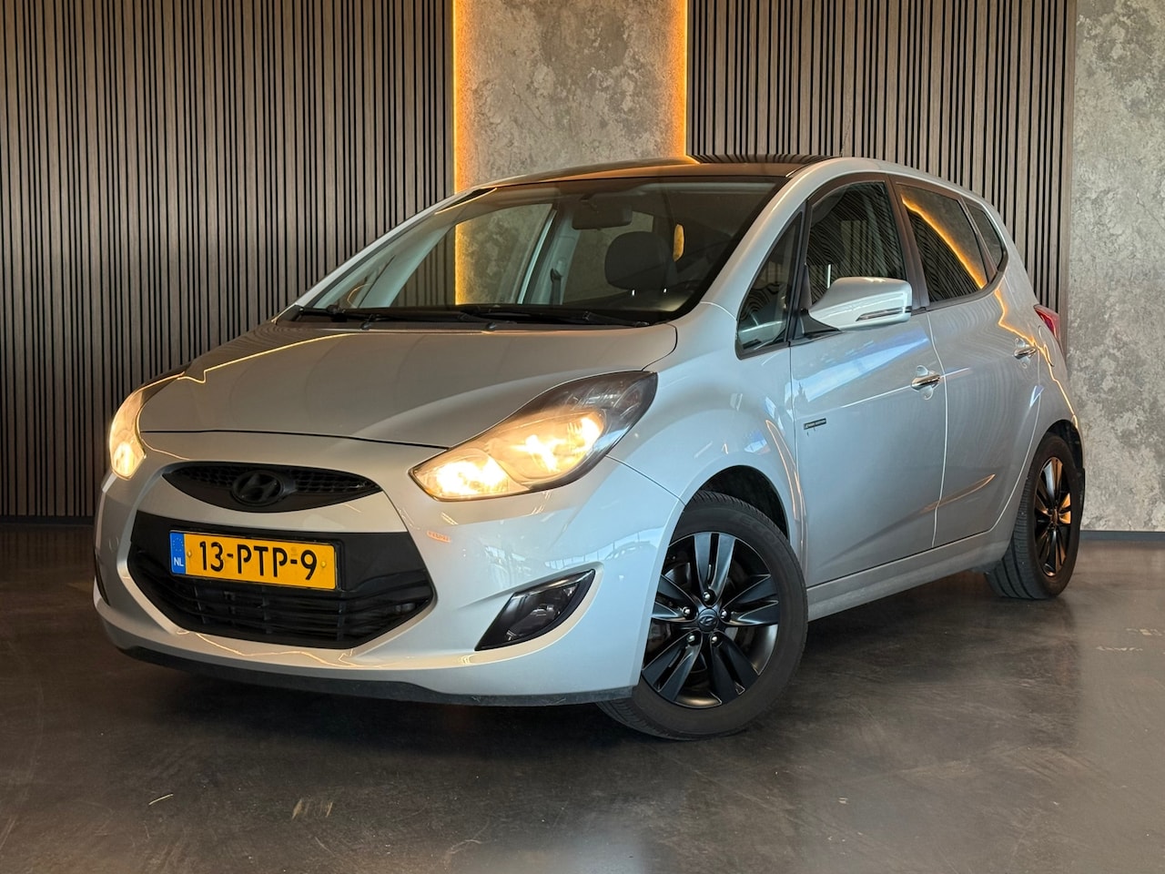 Hyundai ix20 - 1.4i i-Vision NAVI CRUICE TREKHAAK Winterset - AutoWereld.nl