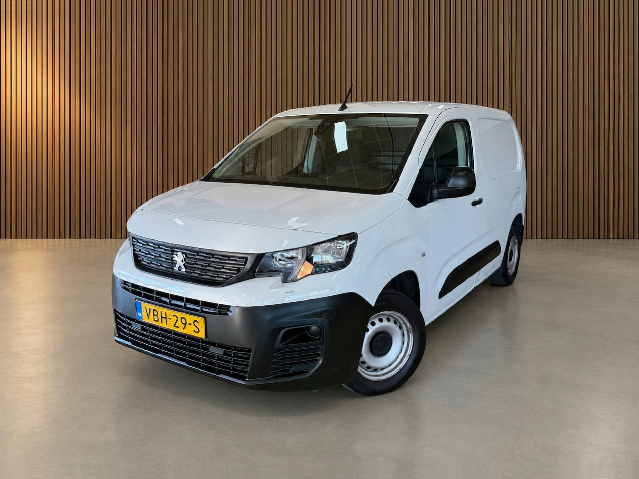 Peugeot Partner - 1.6 BlueHDI Pro | Airco | Trekhaak - AutoWereld.nl