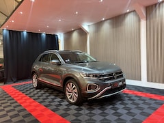 Volkswagen T-Roc - 1.5 TSI Style Pano Camera Leder-memory IQ-Lights Keyless Bom voll