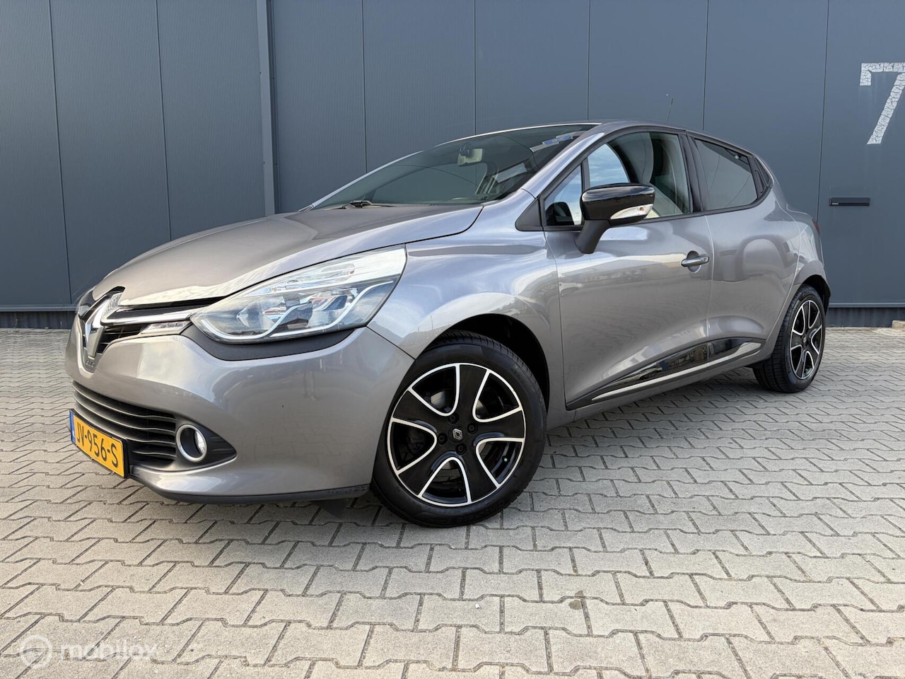 Renault Clio - 0.9 TCe Eco2 Expression Airco Cruise Navi Nieuwe Apk - AutoWereld.nl