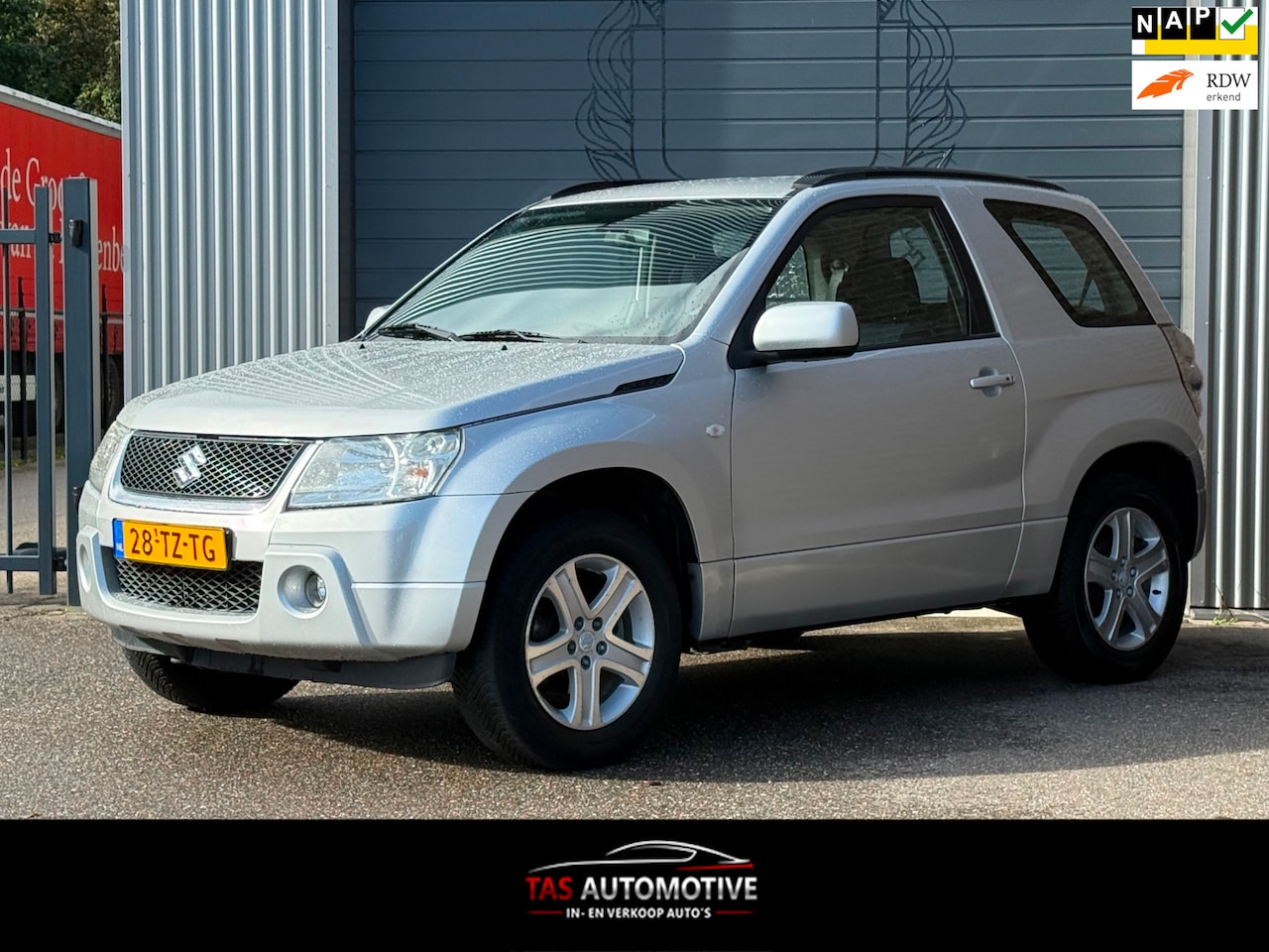 Suzuki Grand Vitara - 1.6-16V Exclusive 4x4 AIRCO / CLIMA - AutoWereld.nl