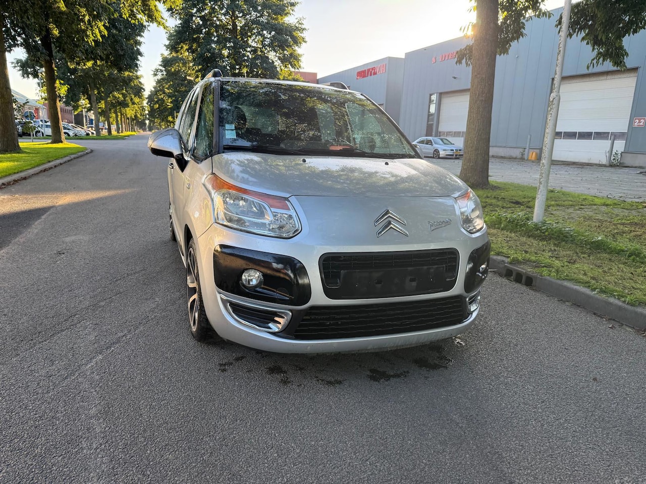 Citroën C3 Picasso - 1.6 HDiF Exclusive 1.6 HDiF Exclusive ( FRANS KENTEKEN) - AutoWereld.nl