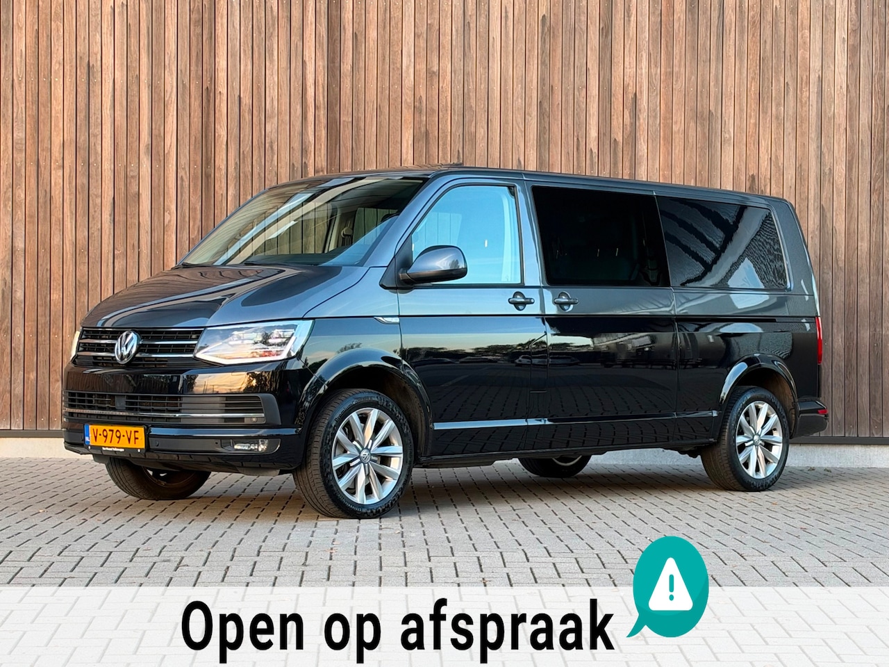 Volkswagen Transporter - 2.0 TDI L2H1 DC Business Highline 2.0 TDI L2H1 DC Business Highline - AutoWereld.nl