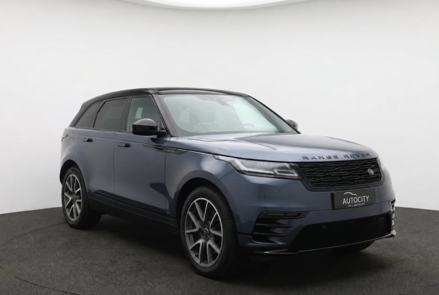 Land Rover Range Rover Velar - Facelift P400e AWD Dynamic HSE Pano l Black Pack - AutoWereld.nl