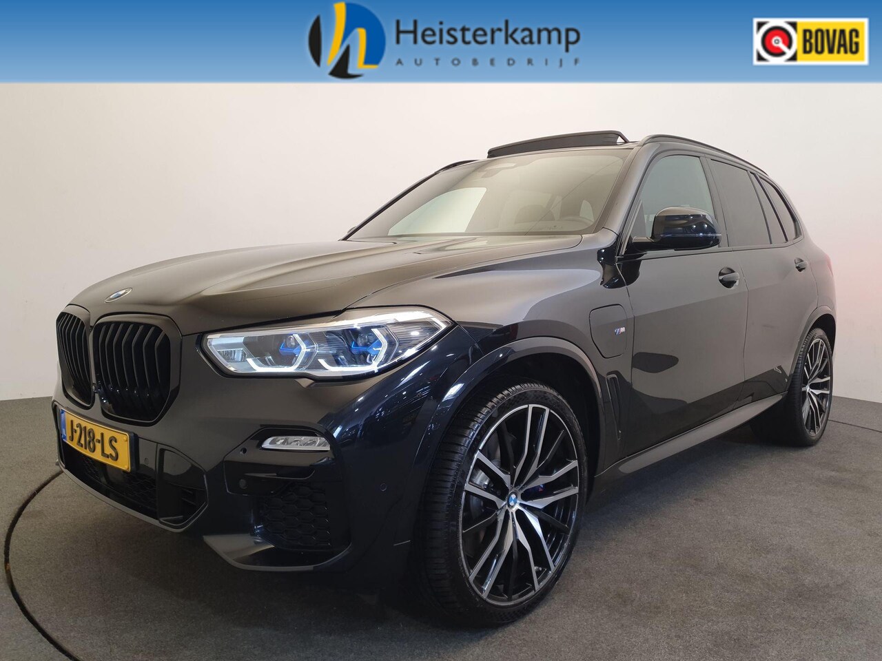 BMW X5 - xDrive45e M-Sport High Executive Panoramadak, Harman Kardon - AutoWereld.nl