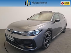 Volkswagen Passat Variant - 1.5 eHybrid 272pk DSG/AUT R-Line Wegklapbare trekhaak, Harman/Kardon, Leder, Pano