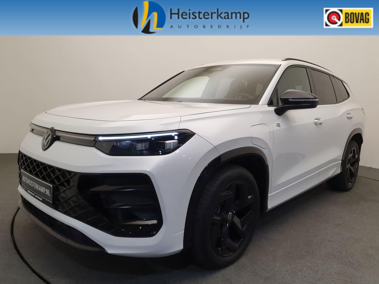Volkswagen Tayron - 1.5 eHybrid 272pk DSG/AUT R-Line Wegklapbare trekhaak, Massage, Camera - AutoWereld.nl