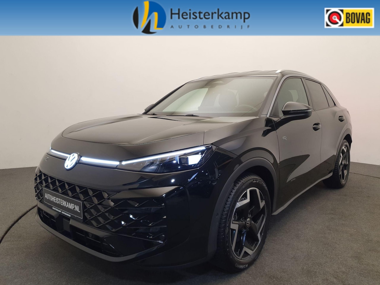 Volkswagen T-Roc - 1.5 eTSI 150pk DSG/AUT R-Line Wegklapbare trekhaak, Camera - AutoWereld.nl