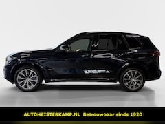 BMW X5 - M60i xDrive M Sport 530 PK V8 ACC HEAD-UP PANORAMADAK STOELKOELING MASSAGE LUCHTVERING TRE