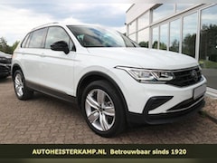 Volkswagen Tiguan - 1.4 TSI eHybrid ACC Trekhaak Matrix LED Head-Up Camera 19 Inch Stoelverwarming