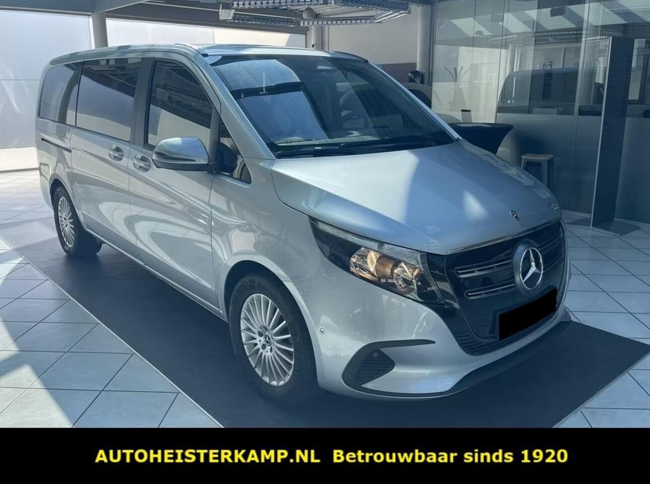 Mercedes-Benz EQV - 300 L2 90 kWh 8 zitter 57.959 incl BTW 2 Schuifdeuren Distronic Stoelverwarming Camera - AutoWereld.nl