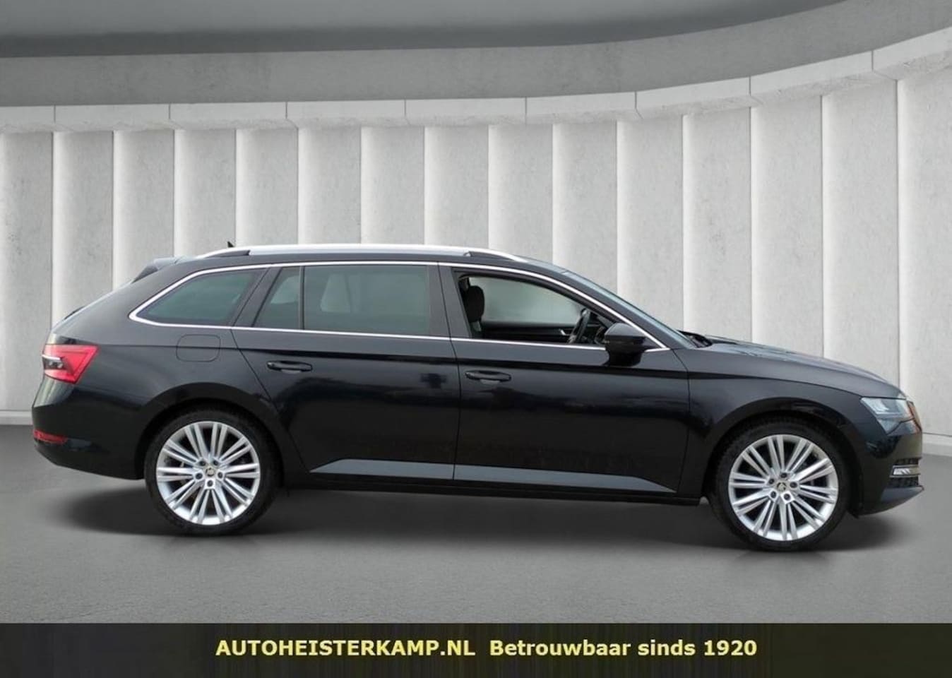 Skoda Superb Combi - 2.0 TDI Style 150 PK DSG ACC LED Standkachel EL. Stoelen Camera 19 Inch - AutoWereld.nl