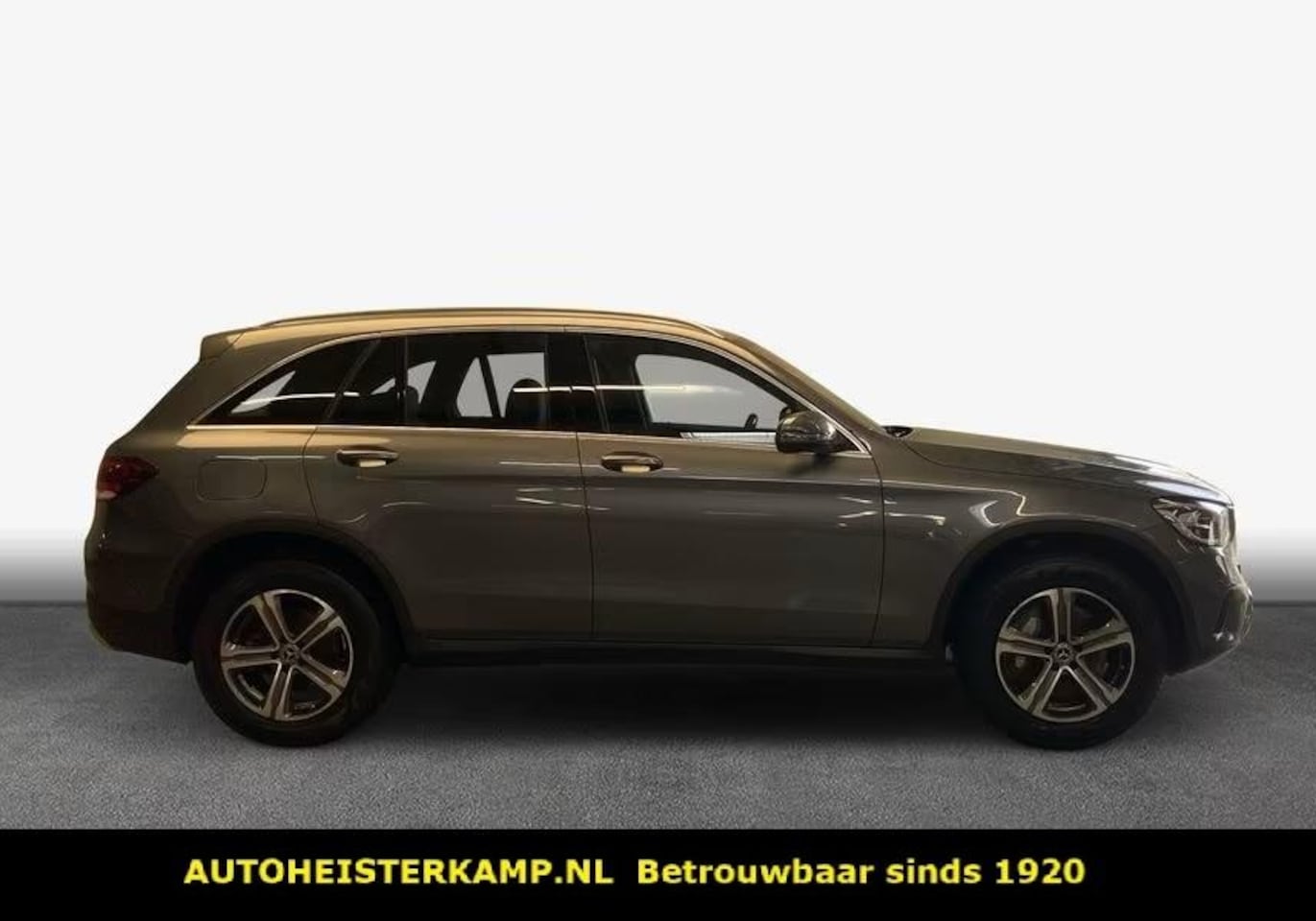 Mercedes-Benz GLC-klasse - 300de 4MATIC Diesel Hybride LED Trekhaak Camera Stoelverwarming AMG Line Interieur - AutoWereld.nl