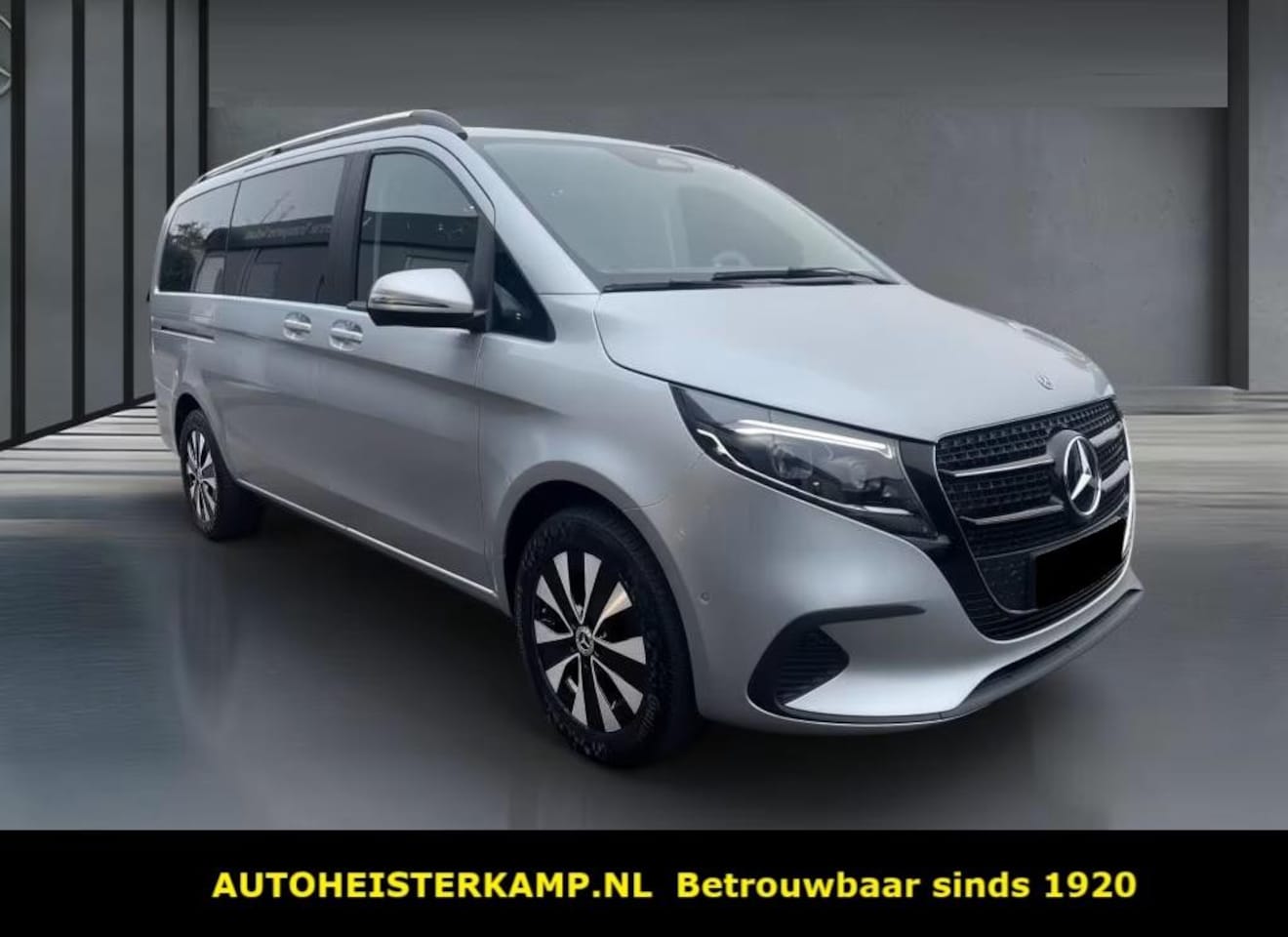 Mercedes-Benz V-klasse - 220d L2 Style Grijs Kenteken Distronic Camera Trekhaak LED MBUX 2 EL. Schuifdeuren - AutoWereld.nl