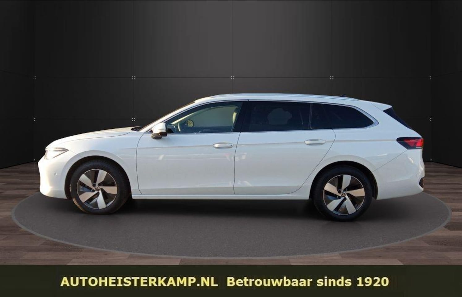 Volkswagen Passat Variant - 2.0 TDI 150 PK DSG ACC LED 360 Camera Trekhaak Massage - AutoWereld.nl