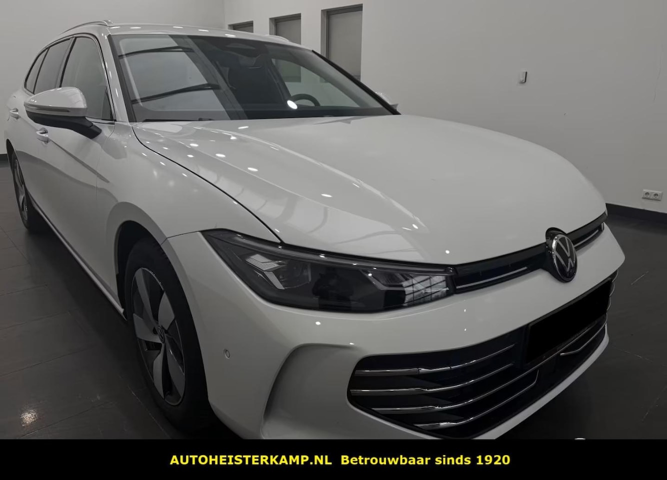Volkswagen Passat Variant - 2.0 TDI 150 PK Automaat ACC Trekhaak LED Massage 360 Camera Stuurverwarming Stoelverwarmin - AutoWereld.nl