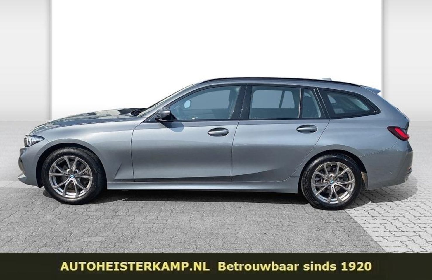 BMW 3-serie Touring - 320d 190 PK Trekhaak Camera Keyless-Go LED EL. Stoelbediening - AutoWereld.nl
