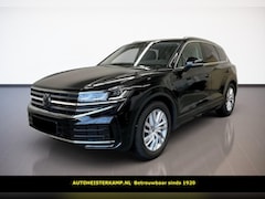 Volkswagen Touareg - 3.0 TDI Elegance Grijs Kenteken ACC Luchtvering Comfortstoelen Trekhaak