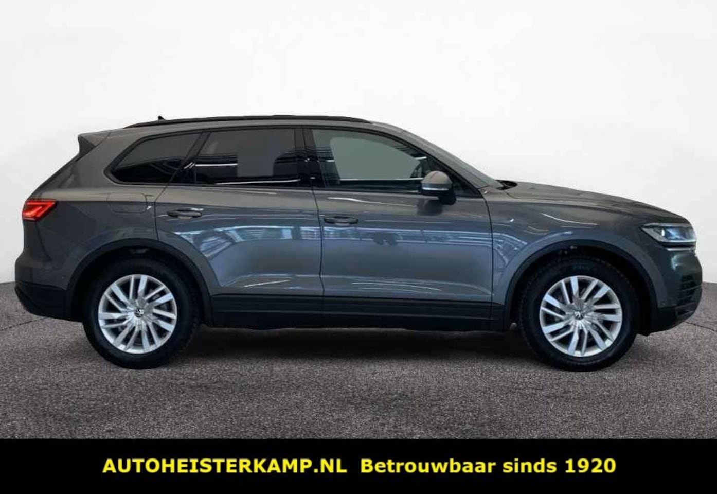 Volkswagen Touareg - 3.0 TDI Grijs Kenteken ACC Luchtvering Comfortstoelen Trekhaak - AutoWereld.nl