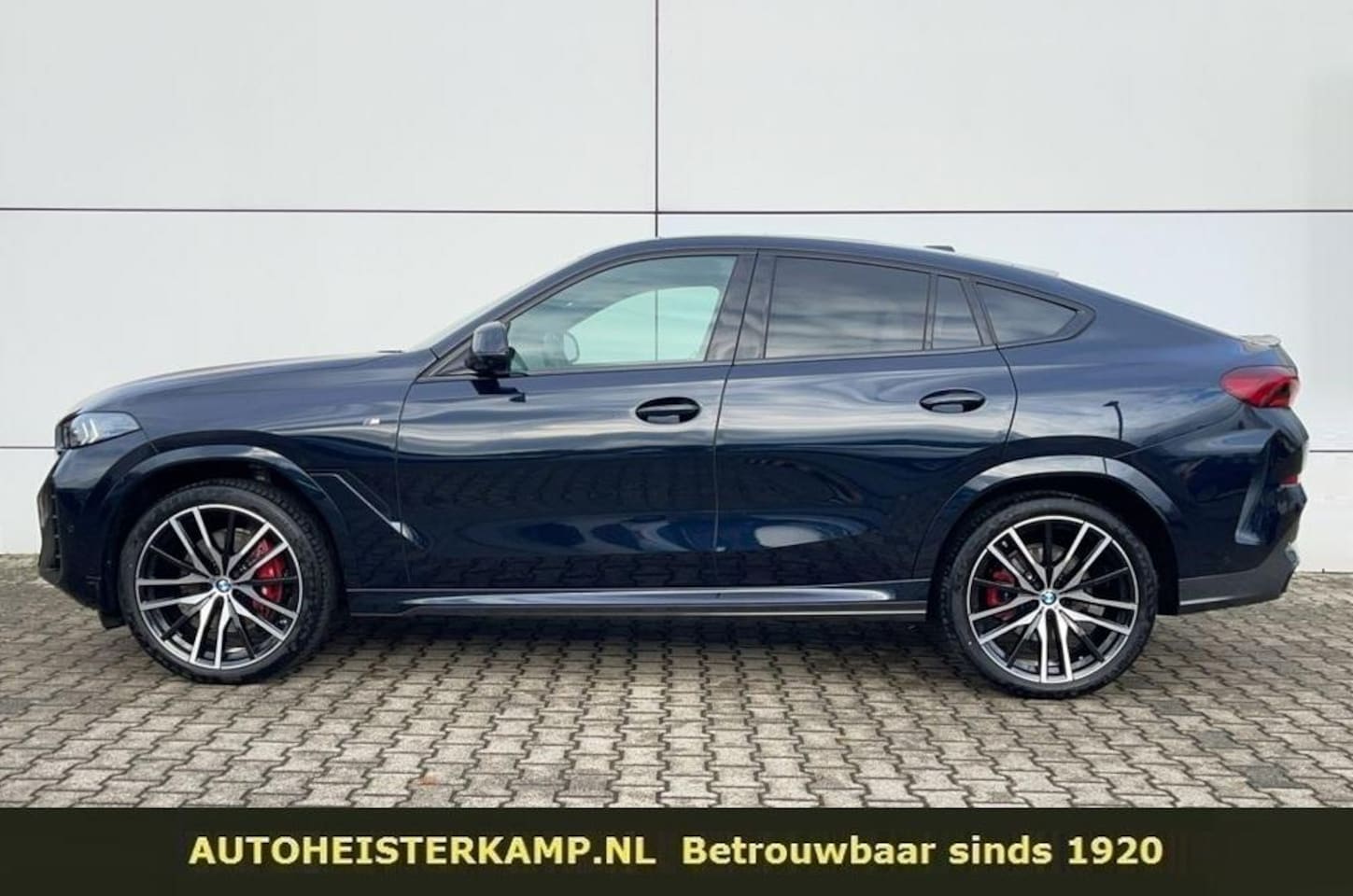 BMW X6 - xDrive40i M-Sport 380 PK Massage Stoelkoeling Panoramadak Head-Up Trekhaak 360 Camera - AutoWereld.nl