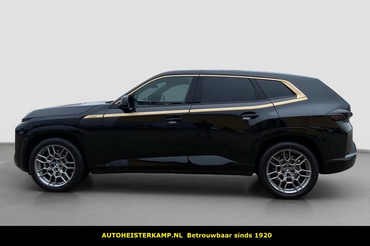 BMW XM - PHEV 30 kWh 653 PK V8 ACC Head-Up Trekhaak 21 Inch Massage Stoelkoeling - AutoWereld.nl