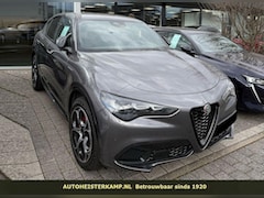 Alfa Romeo Stelvio - 2.2 JTD AWD Sprint Q4 Veloce Pakket ACC Harman Kardon 20 Inch