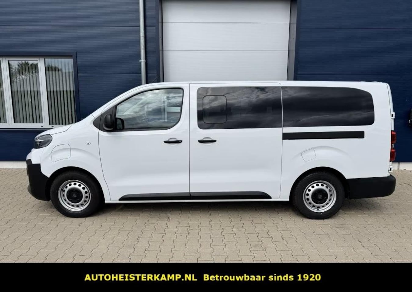 Peugeot e-Expert - XL Long 75 kWh 9 personen 40.960 incl BTW LED Camera 2 Schuifdeuren - AutoWereld.nl