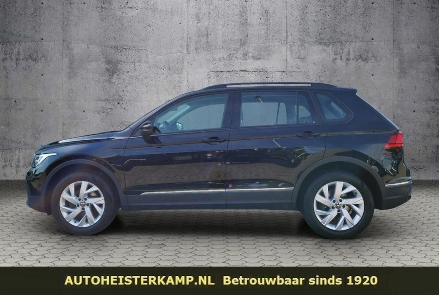 Volkswagen Tiguan - 2.0 TDI 4Motion 150 PK DSG ACC LED Navi Stoelverwarming 18 Inch - AutoWereld.nl