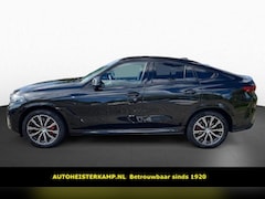 BMW X6 - xDrive30d 286 PK M-Sport Massage Stoelkoeling Panoramadak Luchtvering Head-Up Trekhaak 360