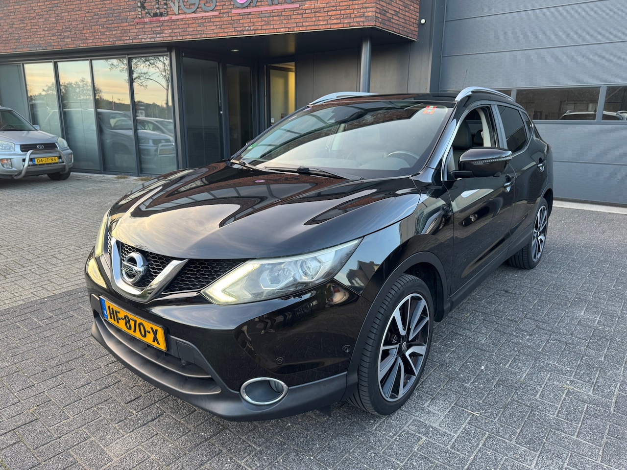 Nissan Qashqai - 1.2 Tekna PANO 360 TREKHAAK LEDER CRUISE BOMVOL ORIG NL NAP - AutoWereld.nl