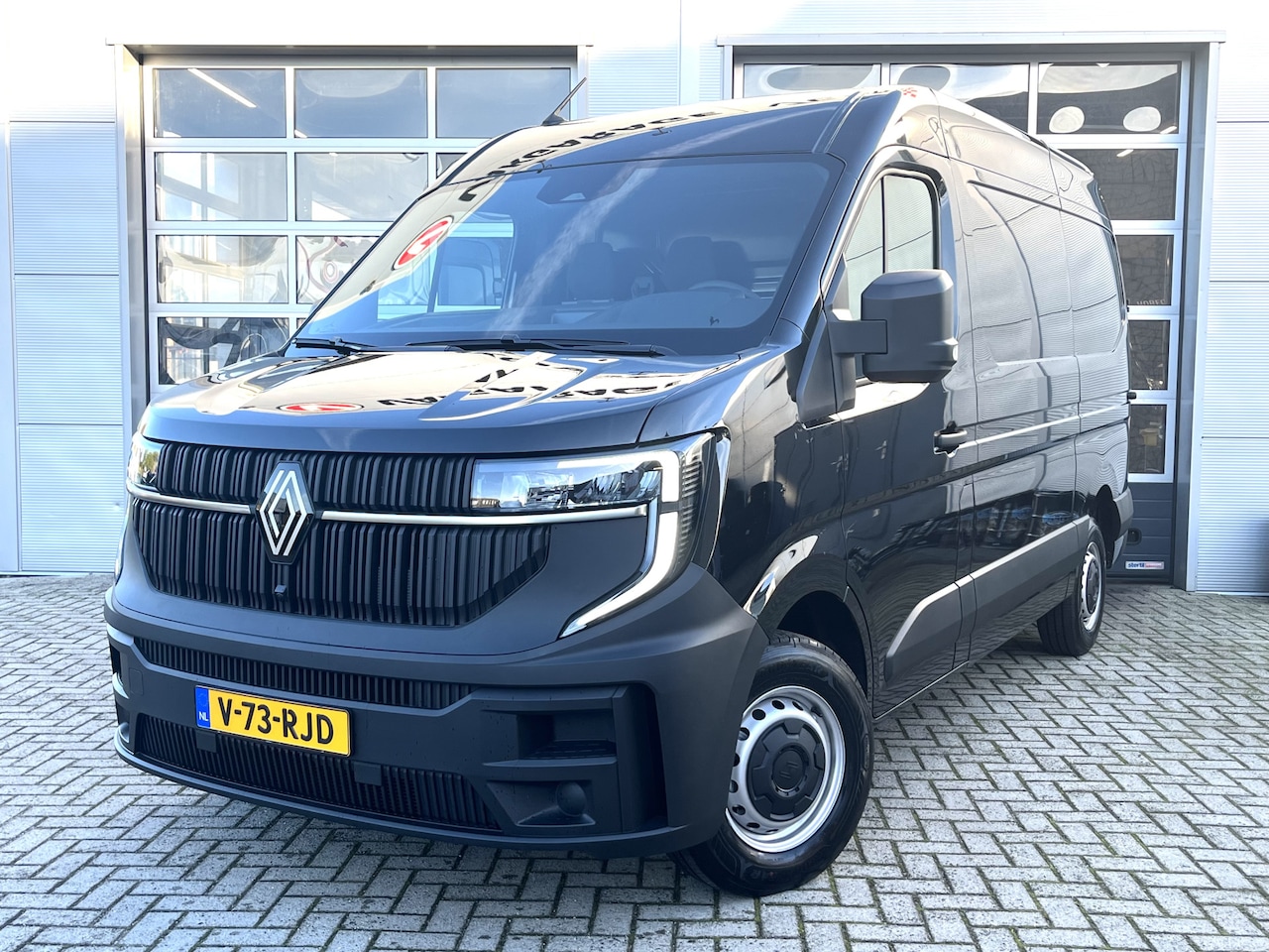Renault Master E-Tech - T35 L2H2 Extra long range 87 kWh | Betimmering | Navigatie | PDC Voor en Achter + Achterui - AutoWereld.nl